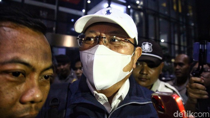 Ketua Komisi IV DPR Sudin Diperiksa 9 Jam di KPK Ketua Komisi IV DPR Sudin Diperiksa 9 Jam di KPK