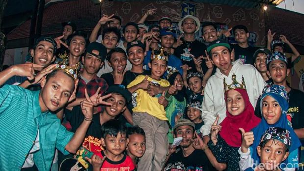 Komunitas Holy Skateboar yang berupaya mendobrak stigma negatif dengan berbagai prestasi.