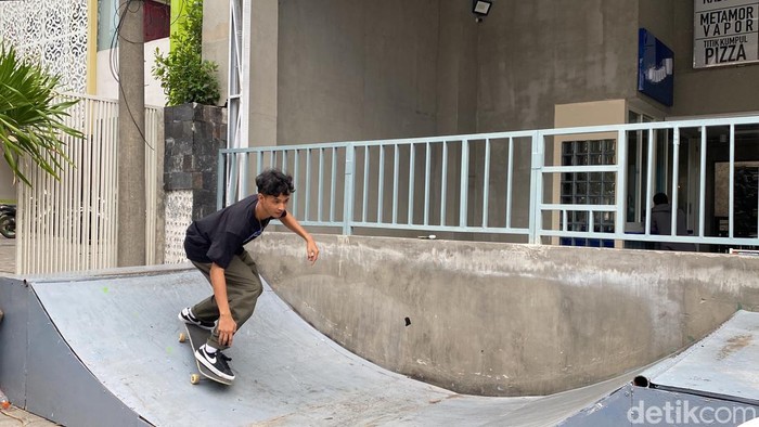 Komunitas Holy Skateboar yang berupaya mendobrak stigma negatif dengan berbagai prestasi.