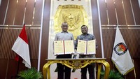 Komisi Pemilihan Umum (KPU) menandatangani nota kesepahaman bersama TikTok untuk menyebarkan informasi tentang penyelenggaraan pemilu yang damai.