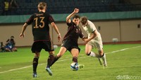 Pemain Timnas Jerman U-17 lakukan selebrasi usai memasukan gol kedua. (Foto: Wisma Putra/detikJabar)