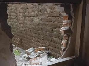 Terekam CCTV Maling Bobol Toko di Blitar, Korban Rugi Rp 30 Juta