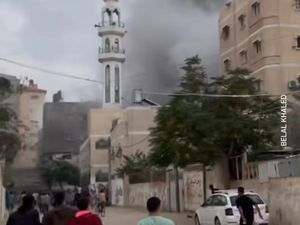 Kejam! Israel Bom Kompleks Masjid di Gaza saat Jemaah Salat