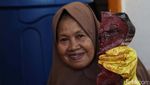 Melihat Produksi Ikan Asap yang Menggoda Lidah