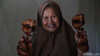Melihat potensi tersebut, Evi juga memanfaatkan digitalisasi dengan melakukan memasarkan produknya secara online.  