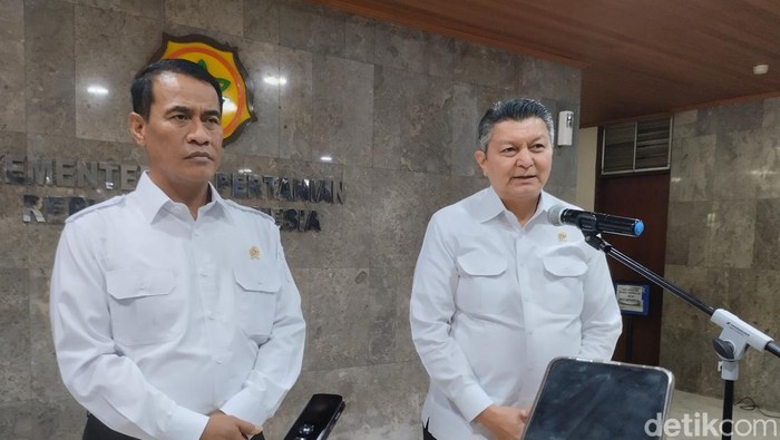 Menteri Pertanian Amran Sulaiman dan Kepala BNPT Rycko Amelza Dahniel