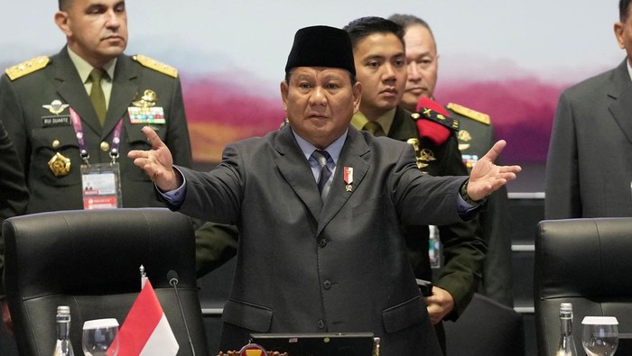 Menhan Prabowo Subianto membuka dan memimpin The 17th ASEAN Defence Ministers Meeting and The 10th ASEAN Defence Ministers Meeting Plus di JCC, Senayan, Jakarta, Rabu (15/11/2023).