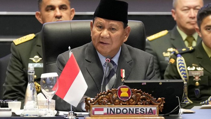 Menhan Prabowo Subianto membuka dan memimpin The 17th ASEAN Defence Ministers Meeting and The 10th ASEAN Defence Ministers Meeting Plus di JCC, Senayan, Jakarta, Rabu (15/11/2023).