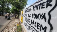 Mural Kritik Sosial Di Tembok Jaksel