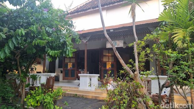 Natan Book di nDalem Natan Royal Heritage, Yogyakarta