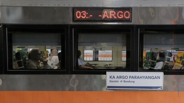 Operasional Kereta Api Argo Parahyangan masih beroperasi secara normal. (Dok. KAI)