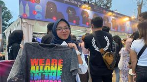 Rela Antre Panjang Demi Merchandise Coldplay