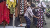 Masyarakat desa wisata Penglipuran juga memiliki keanekaragaman di segi hasil Usaha Mikro Kecil dan Menengah (UMKM).   