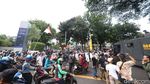 Polisi Bubarkan Pendemo Coldplay
