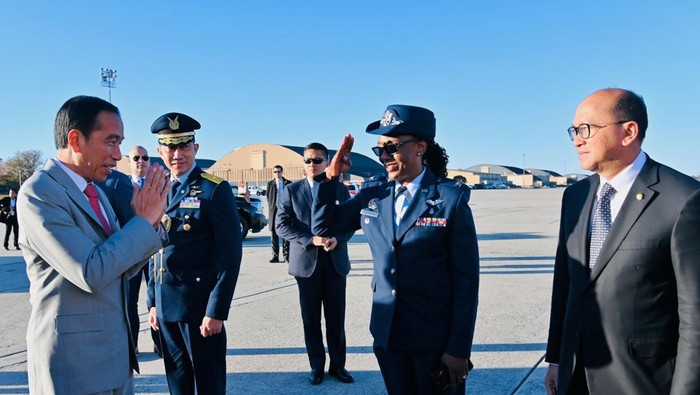 Presiden Jokowi bertolak ke San Francisco untuk menghadiri KTT APEC.