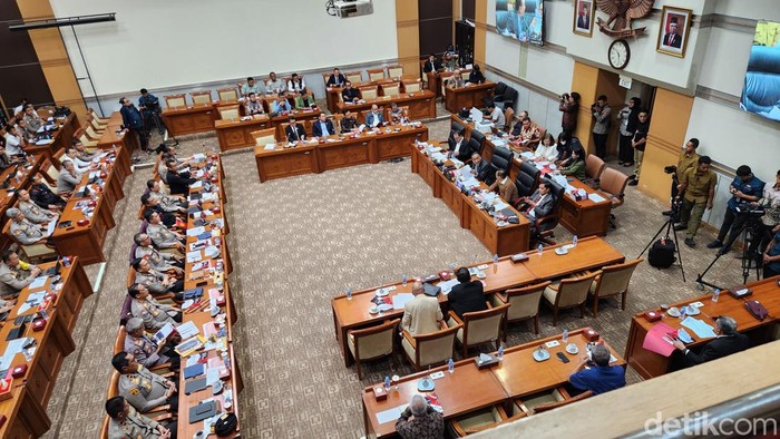 Rapat di Komisi III DPR RI. (Adrial/detikcom)