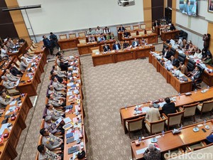 Debat Sahroni Vs Arteria Saat Rapat di DPR soal Bukti Polisi Tak Netral