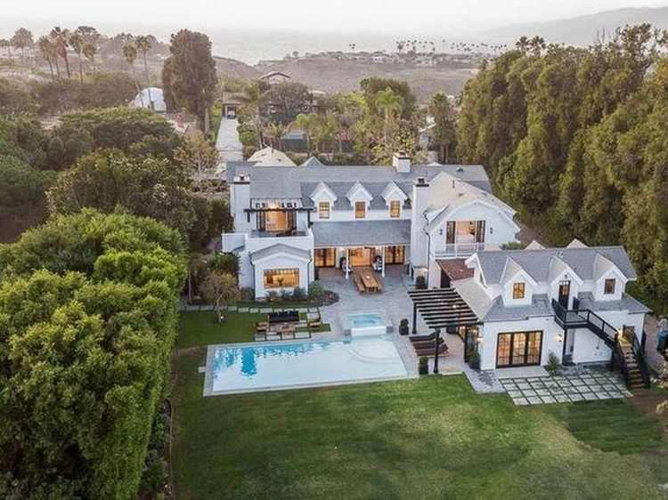 Potret Rumah Chris Martin di Malibu yang Dijual Rp 223 M