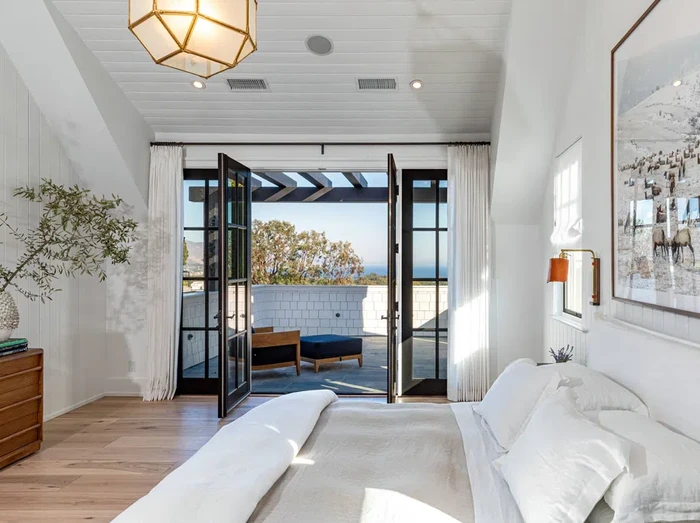 Rumah Chris Martin/via E! News Rumah Chris Martin/via E! News