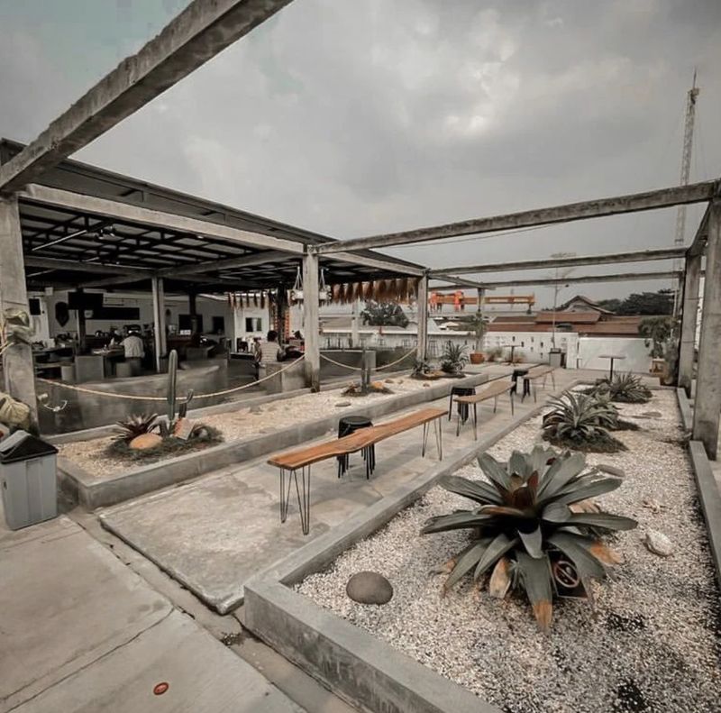 Seru! Di Bekasi Ada 5 Kafe Rooftop Buat Santai Sore