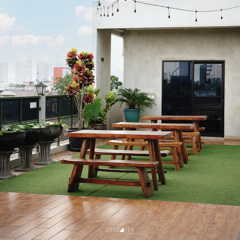 Seru! Di Bekasi Ada 5 Kafe Rooftop Buat Santai Sore
