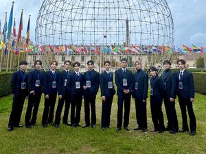 Lihat Lagi Aksi SEVENTEEN di Panggung UNESCO