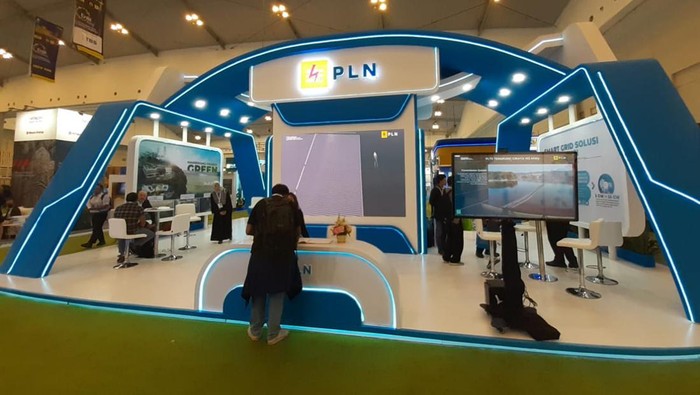 Stand PLN di program Hari Listrik Nasional Stand PLN di program Hari Listrik Nasional