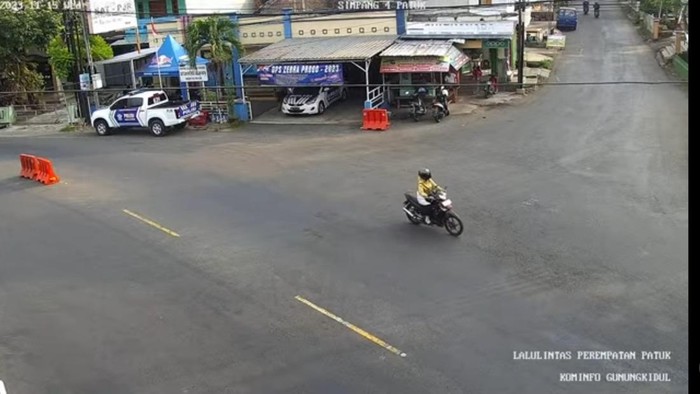Suasana lalin di Jalan Jogja-Wonosari Patuk, Rabu (15/11/2023) pukul 16.07 WIB