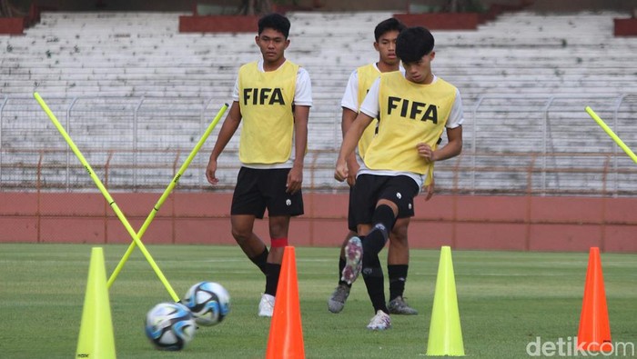 Timnas Indonesia U-17 Latihan Menjelang Lawan Maroko Timnas Indonesia U-17 Latihan Menjelang Lawan Maroko