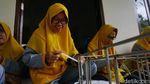 Top! Kreasi Rajut Emak-emak Purbalingga Laku Puluhan Juta