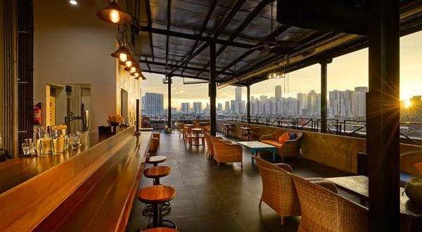 5 Kafe Rooftop di Jakarta Selatan yang Tawarkan Pemandangan Kota Cantik
