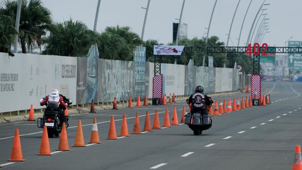 Adu drag Harley-Davidson 2023