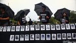 Aksi Kamisan ke-795 Desak Haris dan Fatia Dibebaskan