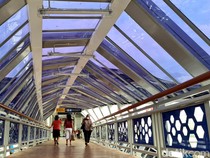 Asyik JPO Klender Baru Sudah Beroperasi Lho, Instagramable Banget