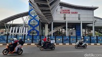 Pelaksana Tugas (Plt) Kepala Dinas Bina Marga DKI Jakarta Heru Suwondo kepada wartawan di Balai Kota DKI Jakarta, Rabu (15/11/2023) mengatakan, penggunaan JPO Klender tidak menunggu seremonial peresmian agar masyarakat, khususnya pejalan kaki, bisa langsung memanfaatkan fasilitas tersebut.