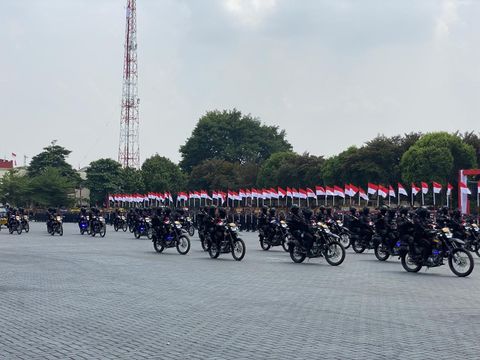 Atraksi pasukan Brimob di HUT ke-78 Korps Brimob Polri, Kelapa Dua, Depok, Kamis (16/11/2023).
