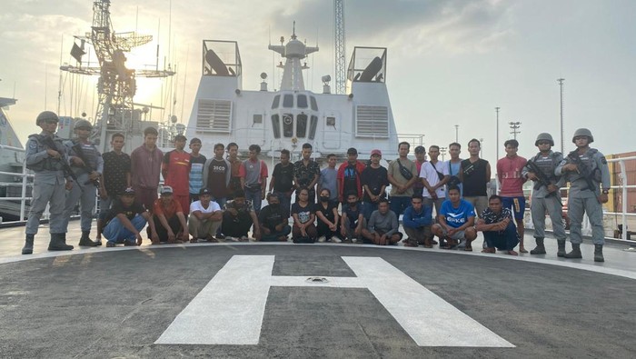 Bakamla RI berhasil menggagalkan penyelundupan 30 Calon Pekerja Migran Indonesia (CPMI) ilegal. (Dok. Bakamla RI)