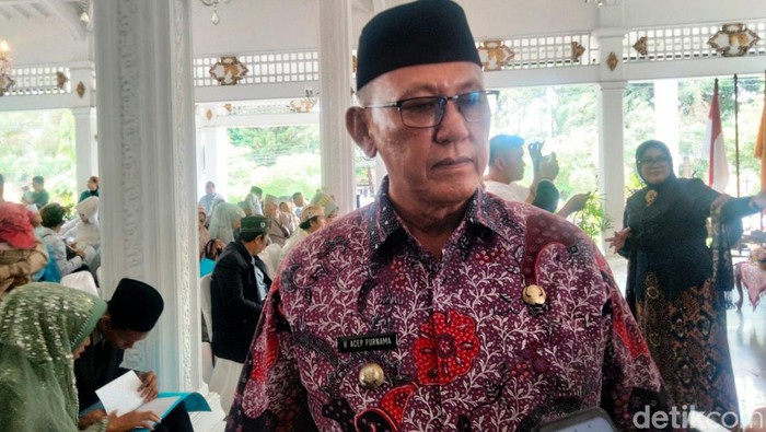Bupati Kuningan Acep Purnama