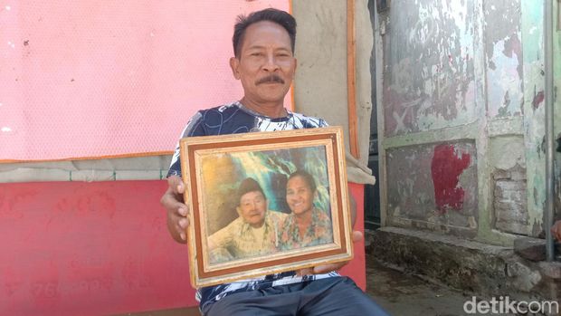 Cerita Anak Pekerja Eks Staatsspoorwegen Halte te Inderamajoe Cerita Anak Pekerja Eks Staatsspoorwegen Halte te Inderamajoe