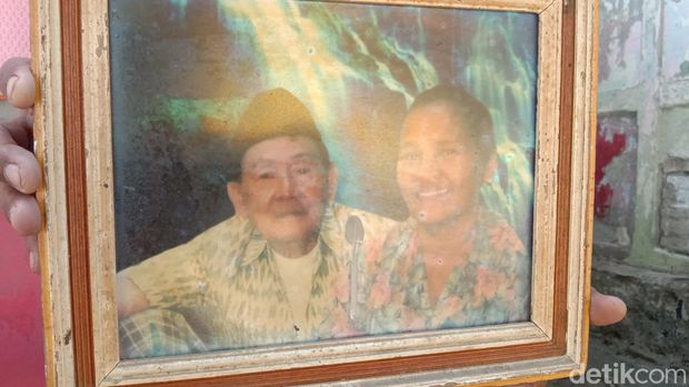 Cerita Anak Pekerja Eks Staatsspoorwegen Halte te Inderamajoe Cerita Anak Pekerja Eks Staatsspoorwegen Halte te Inderamajoe