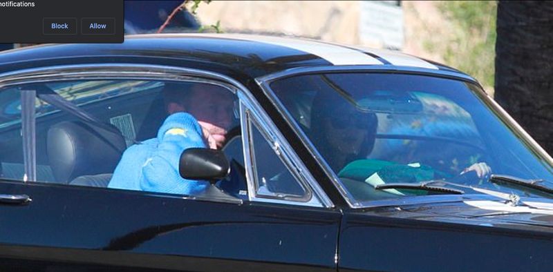 Chris Martin mengendarai Mustang GT 1967