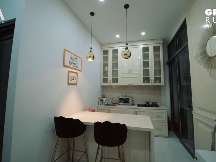 Potret  Dapur di Rumah Putra Siregar yang Minimalis