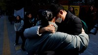 Tes Kemampuan Skolastik Perguruan Tinggi (CSAT) merupakan ujian yang digelar pada Kamis ketiga bulan November setiap tahunnya. CSAT merupakan ujian paling penting di Korea Selatan karena menjadi penentu dari usaha pelajar yang bertahun-tahun mempersiapkan diri untuk masuk universitas terbaik di Negeri Ginseng.  