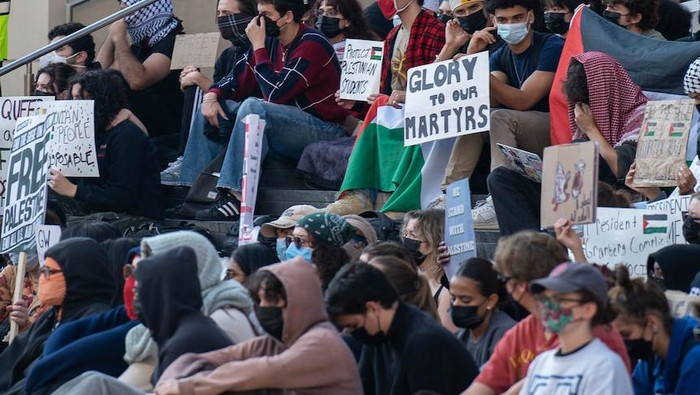 Dunia Hari Ini: Mahasiswa Yahudi dan Muslim Kampus Amerika Menjadi Sasaran Kebencian