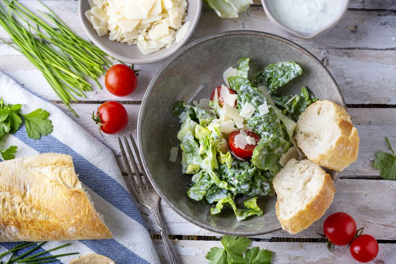 Ilustrasi salad sayuran