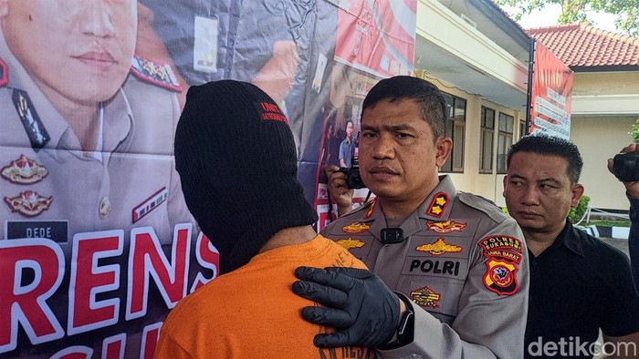 Kapolres Sukabumi AKBP Maruly Pardede saat memintai keterangan pelaku