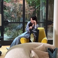 Hingga kini Lisa BLACKPINK masih menuai kecaman netizen Cina akibat pertunjukannya di Crazy Horse Paris pada bulan September. Akun media sosial Cina, Weibo-nya tidak dapat ditemukan. Foto-fotonya di akun Weibo CELINE dan BVLGARI juga dihapus. Penggemar menduga hilangnya Lisa BLACKPINK dari Instagram berhubungan dengan kontroversi tersebut. Foto: dok. Instagram @lalalalisa_m