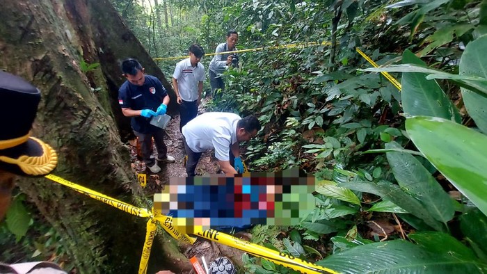 Mayat pria ditemukan dekat lokasi bunga bangkai.