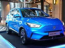 Lihat Lebih Dekat Mobil Listrik MG ZS EV Rakitan Cikarang