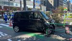 Momen Mobil Tabrak Pembatas Kedubes Israel di Tokyo
